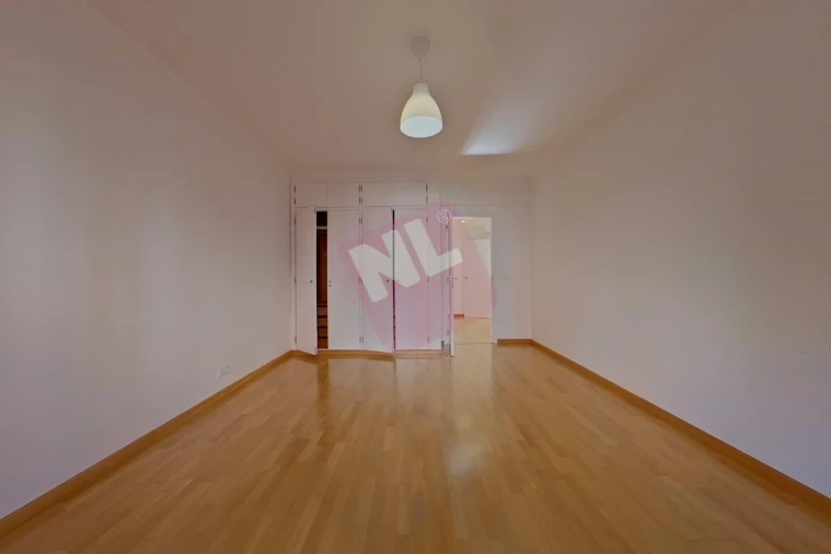 Apartamento T2 para Arrendamento em Lumiar Foto 25