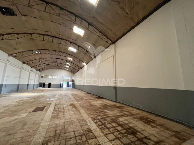 Armazém para Arrendamento em Candoso Santiago e Mascotelos Foto 4