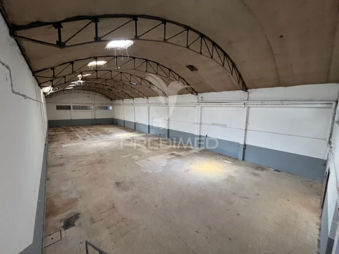 Armazém para Arrendamento em Candoso Santiago e Mascotelos Foto 16