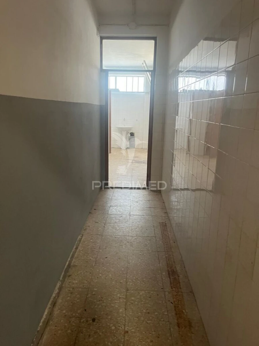 Armazém para Arrendamento em Candoso Santiago e Mascotelos Foto 17