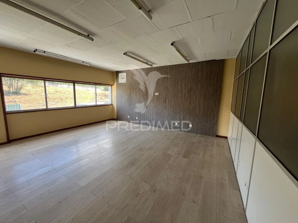 Armazém para Arrendamento em Candoso Santiago e Mascotelos Foto 7