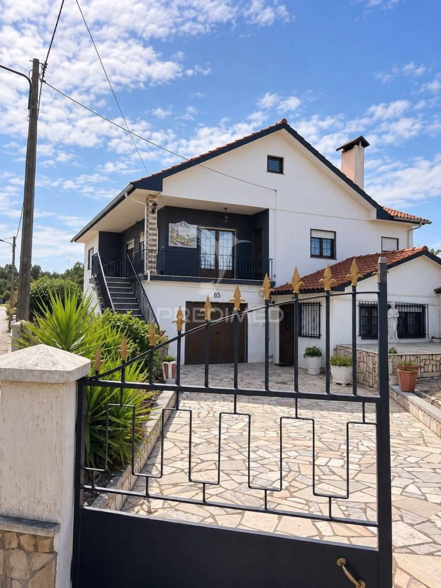Moradia T5 para Venda em Fatima Foto 5