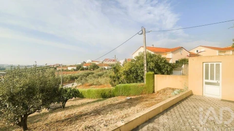Moradia T3 para Venda em Lamas e Cercal