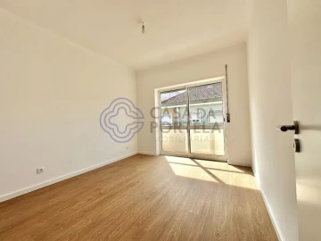Apartamento T3 para Venda em Nossa Senhora do Pópulo, Coto e São Gregório