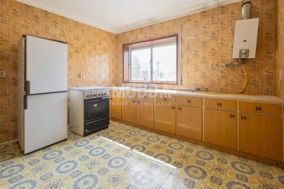 Moradia T2 para Venda em Canelas e Fermelã