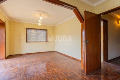Moradia T2 para Venda em Canelas e Fermelã