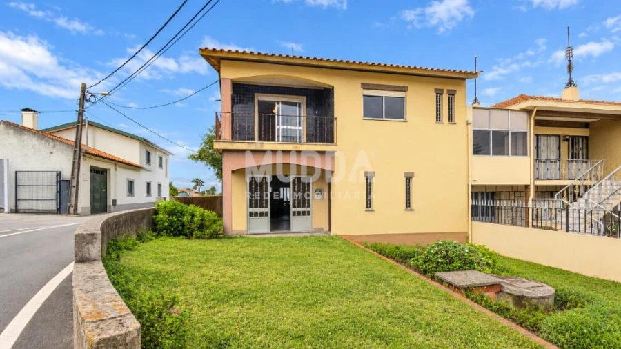 Moradia T2 para Venda em Canelas e Fermelã