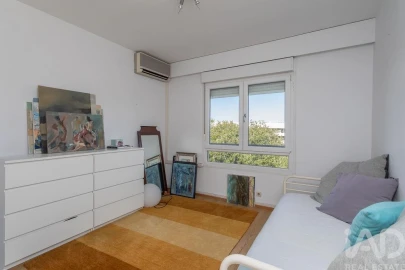 Apartamento T3 para Venda em Oeiras e São Julião da Barra, Paço de Arcos e Caxias