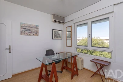 Apartamento T3 para Venda em Oeiras e São Julião da Barra, Paço de Arcos e Caxias