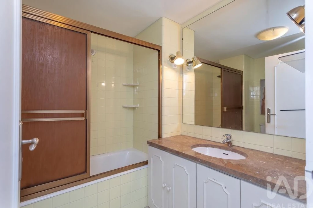 Apartamento T3 para Venda em Oeiras e São Julião da Barra, Paço de Arcos e Caxias Foto 8