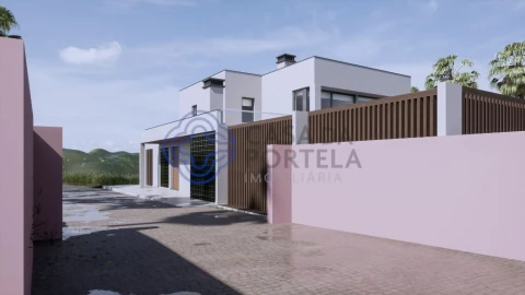 Moradia T4 para Venda em Lagos (São Sebastião e Santa Maria)