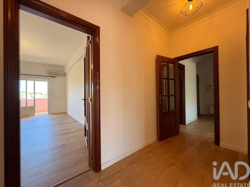 Apartamento T2 para Arrendamento em Quinta do Anjo Foto 8