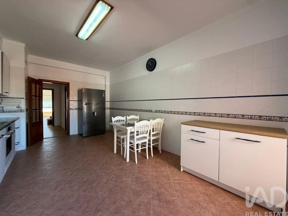 Apartamento T2 para Arrendamento em Quinta do Anjo Foto 5