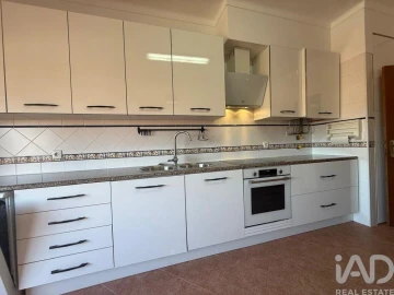 Apartamento T2 para Arrendamento em Quinta do Anjo