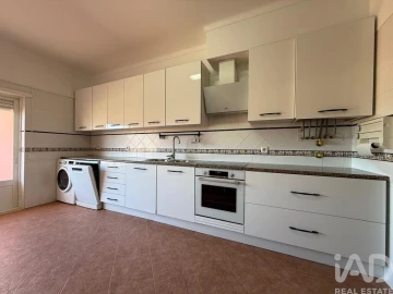 Apartamento T2 para Arrendamento em Quinta do Anjo