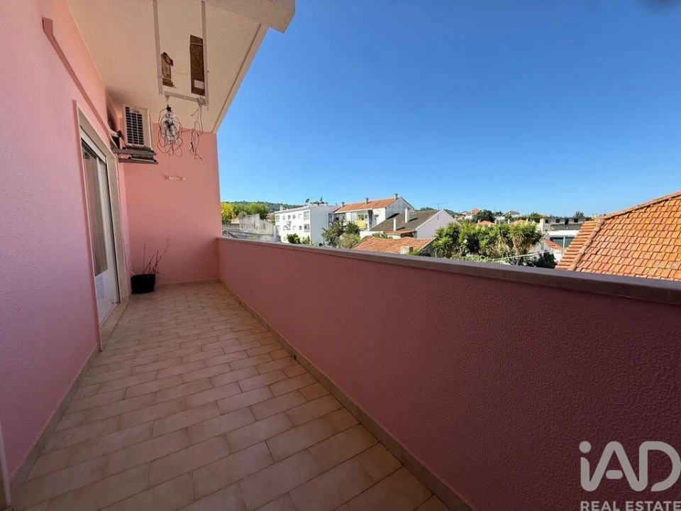 Apartamento T2 para Arrendamento em Quinta do Anjo Foto 11