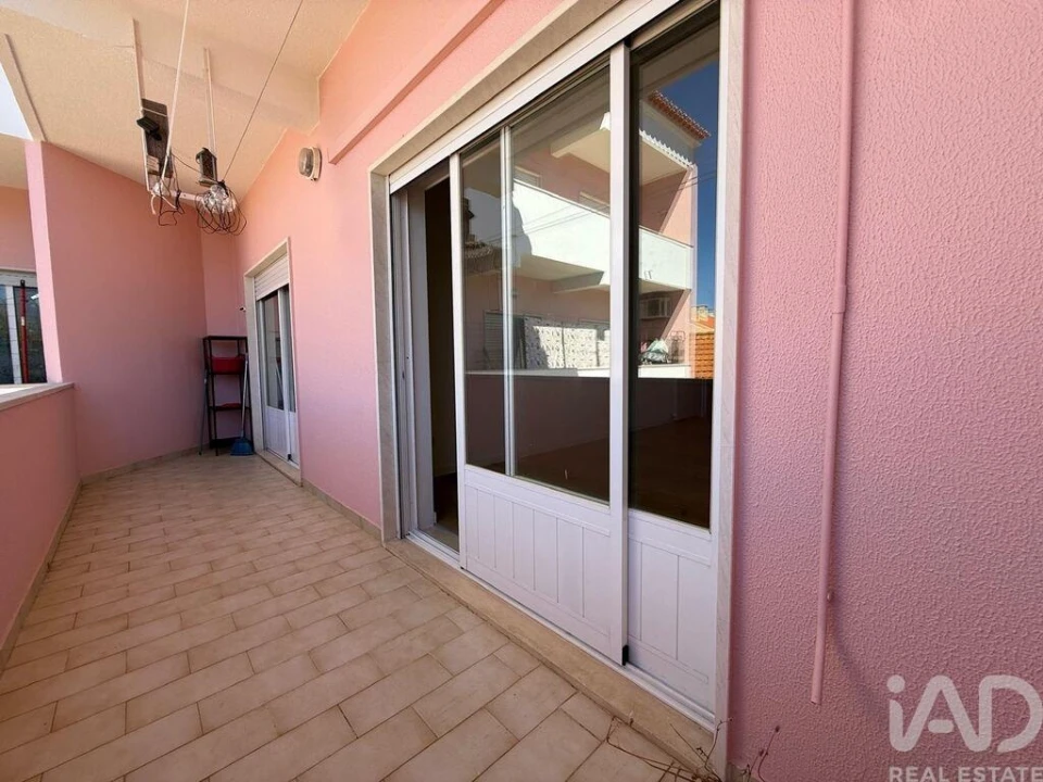 Apartamento T2 para Arrendamento em Quinta do Anjo Foto 2