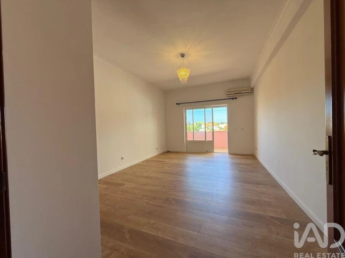 Apartamento T2 para Arrendamento em Quinta do Anjo Foto 10