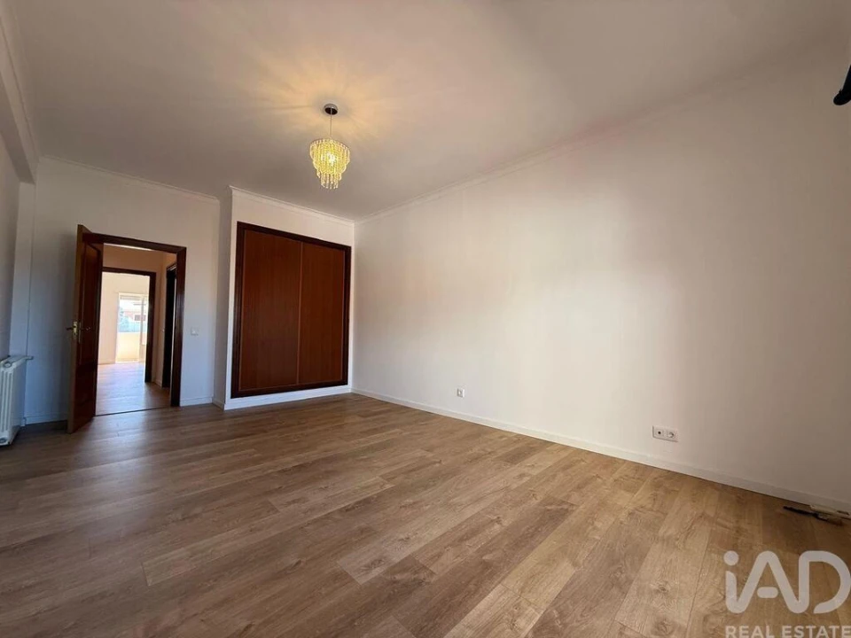 Apartamento T2 para Arrendamento em Quinta do Anjo Foto 9