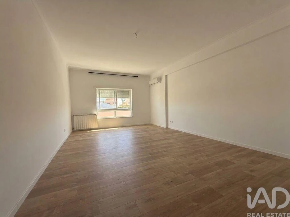Apartamento T2 para Arrendamento em Quinta do Anjo Foto 6