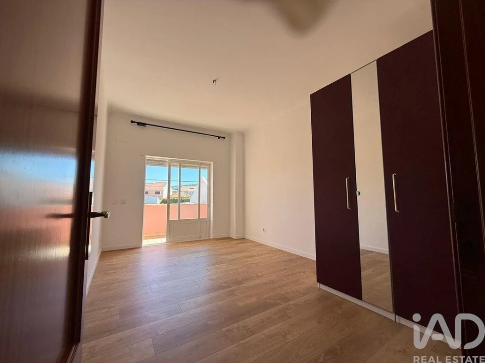 Apartamento T2 para Arrendamento em Quinta do Anjo Foto 12