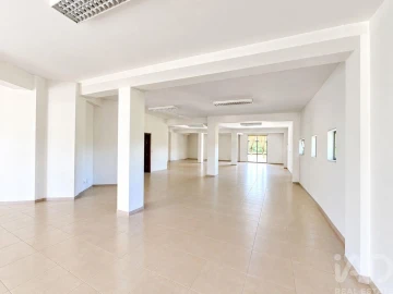 Loja para Venda em Ferreiros e Gondizalves