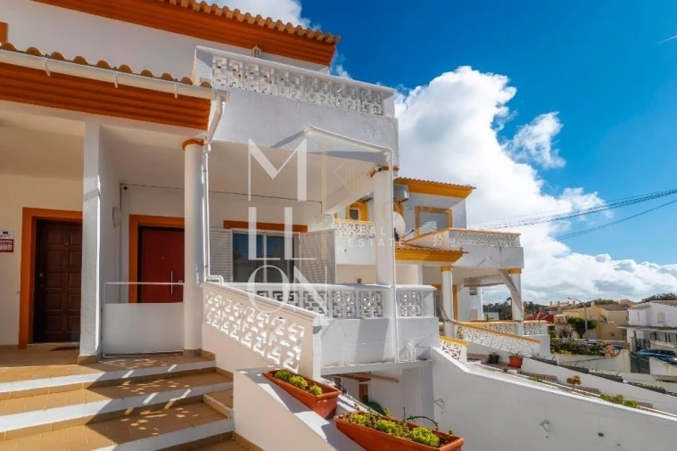 Moradia T2 para Venda em Albufeira e Olhos de Água Foto 3
