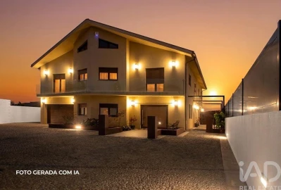 Moradia T6 para Venda em Oliveira do Bairro