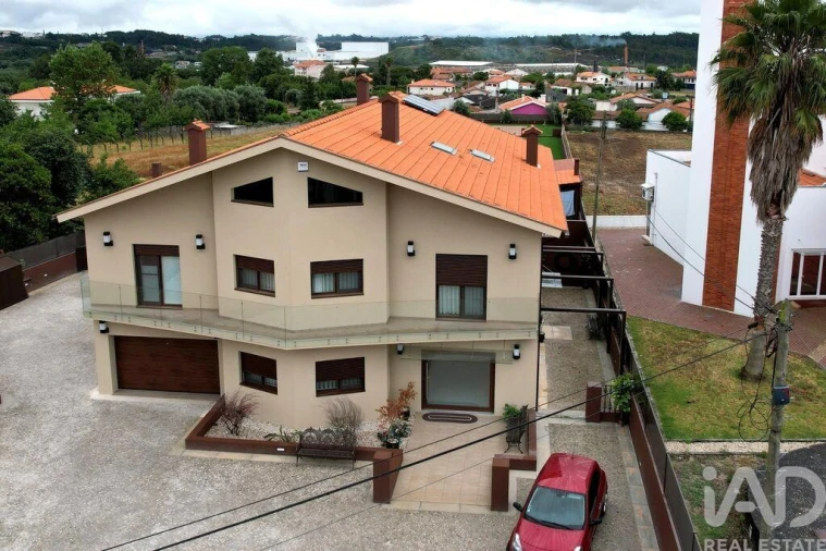 Moradia T6 para Venda em Oliveira do Bairro Foto 2
