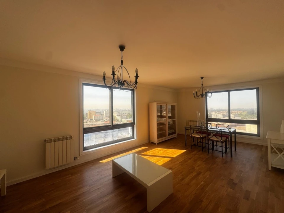 Apartamento T2 para Venda em Cidade da Maia Foto 3