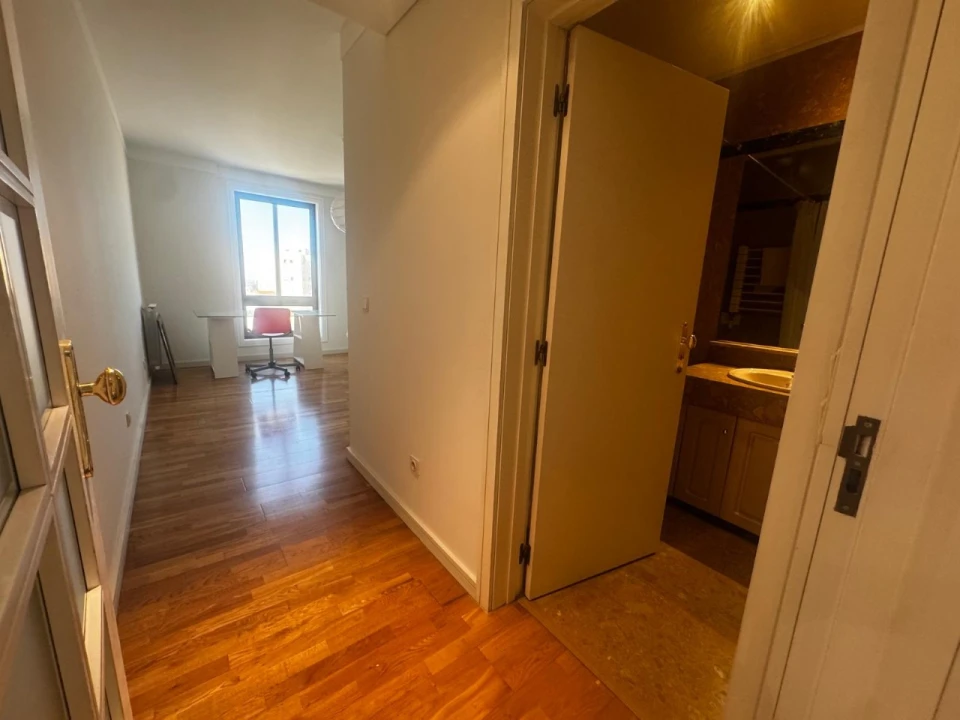 Apartamento T2 para Venda em Cidade da Maia Foto 12