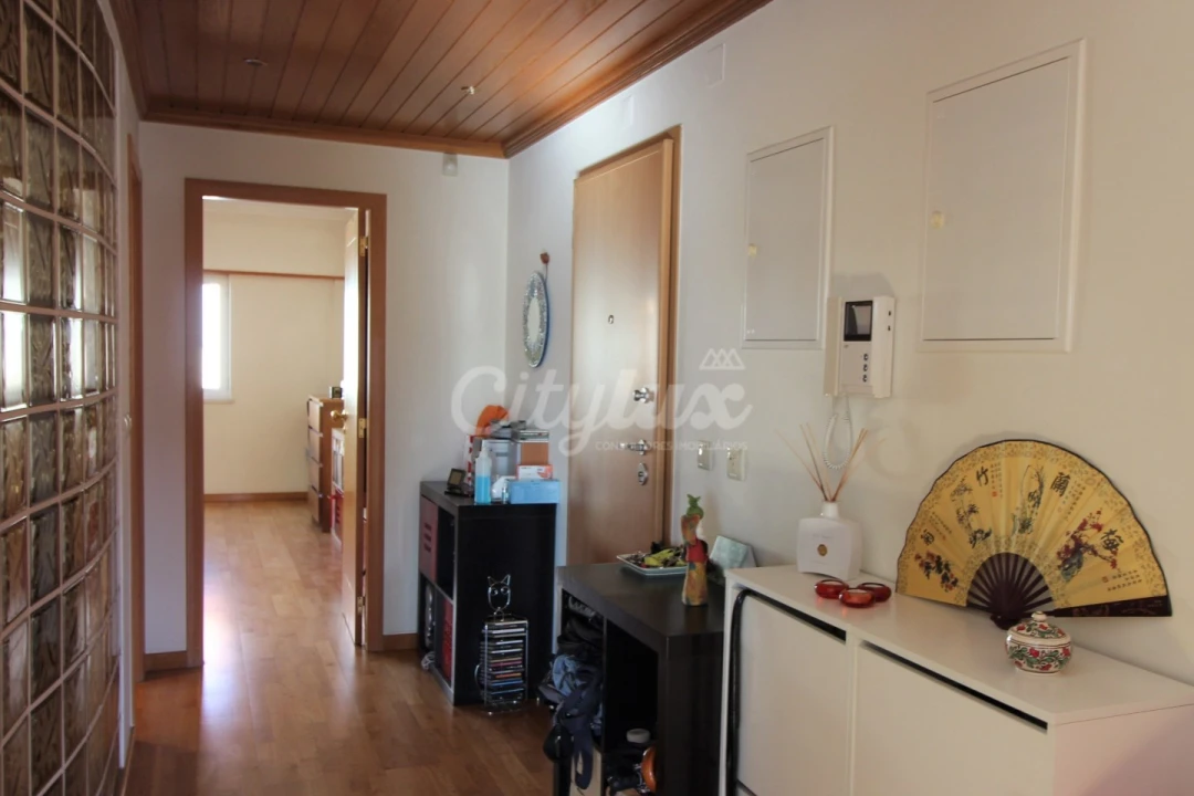 Apartamento T1 para Arrendamento em Campolide Foto 26