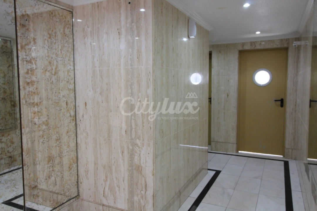 Apartamento T1 para Arrendamento em Campolide Foto 17