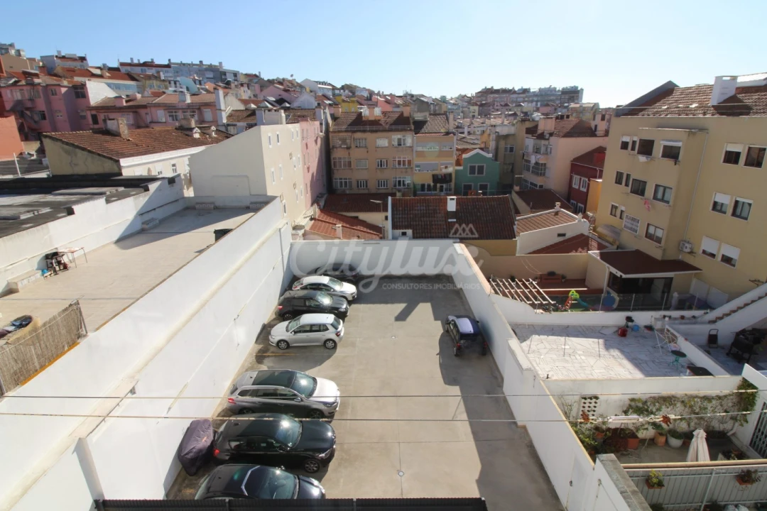 Apartamento T1 para Arrendamento em Campolide Foto 20