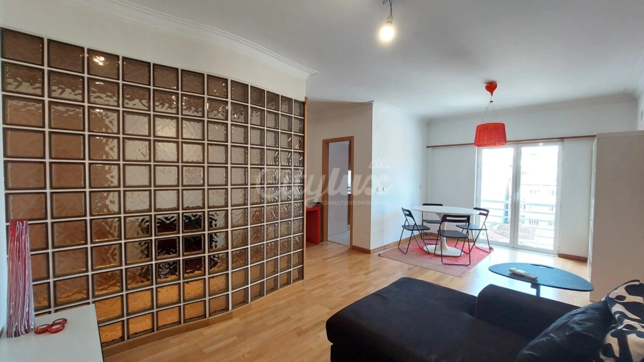 Apartamento T1 para Arrendamento em Campolide Foto 1