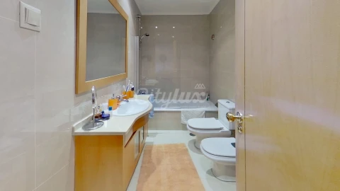 Apartamento T1 para Arrendamento em Campolide