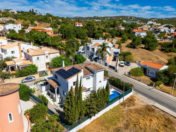 Moradia T4 para Venda em Boliqueime Foto 46