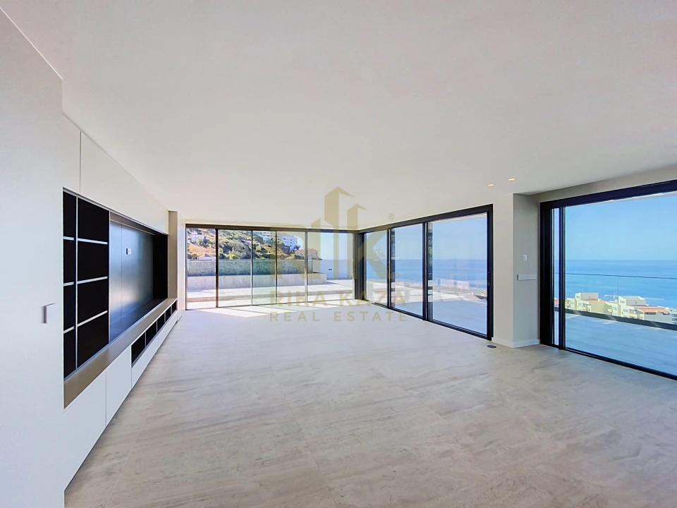 Apartamento T4 para Venda em São Martinho Foto 2