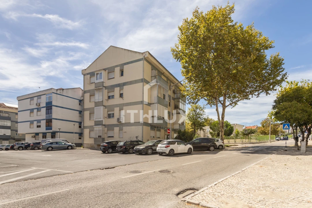 Apartamento T3 para Venda em Amora Foto 2