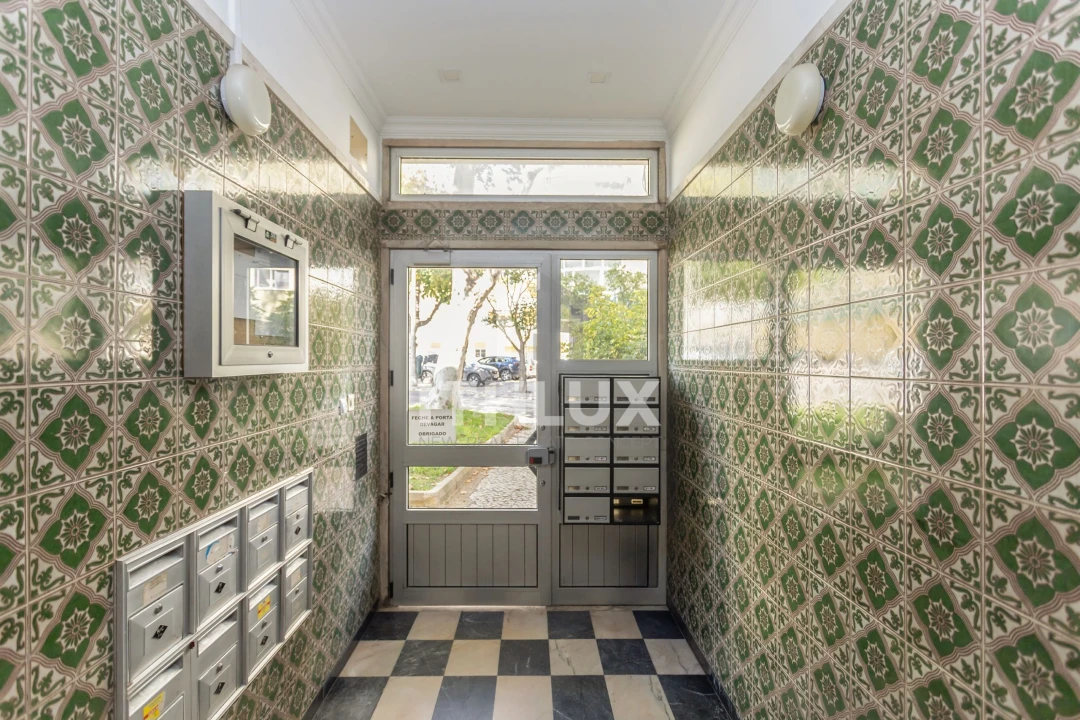 Apartamento T3 para Venda em Amora Foto 3