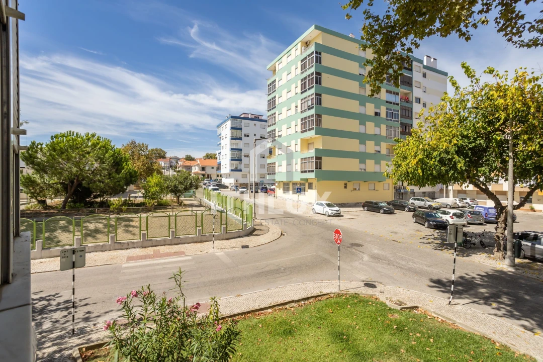 Apartamento T3 para Venda em Amora Foto 9