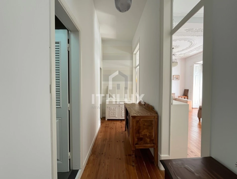 Apartamento T2 para Venda em Arroios Foto 2