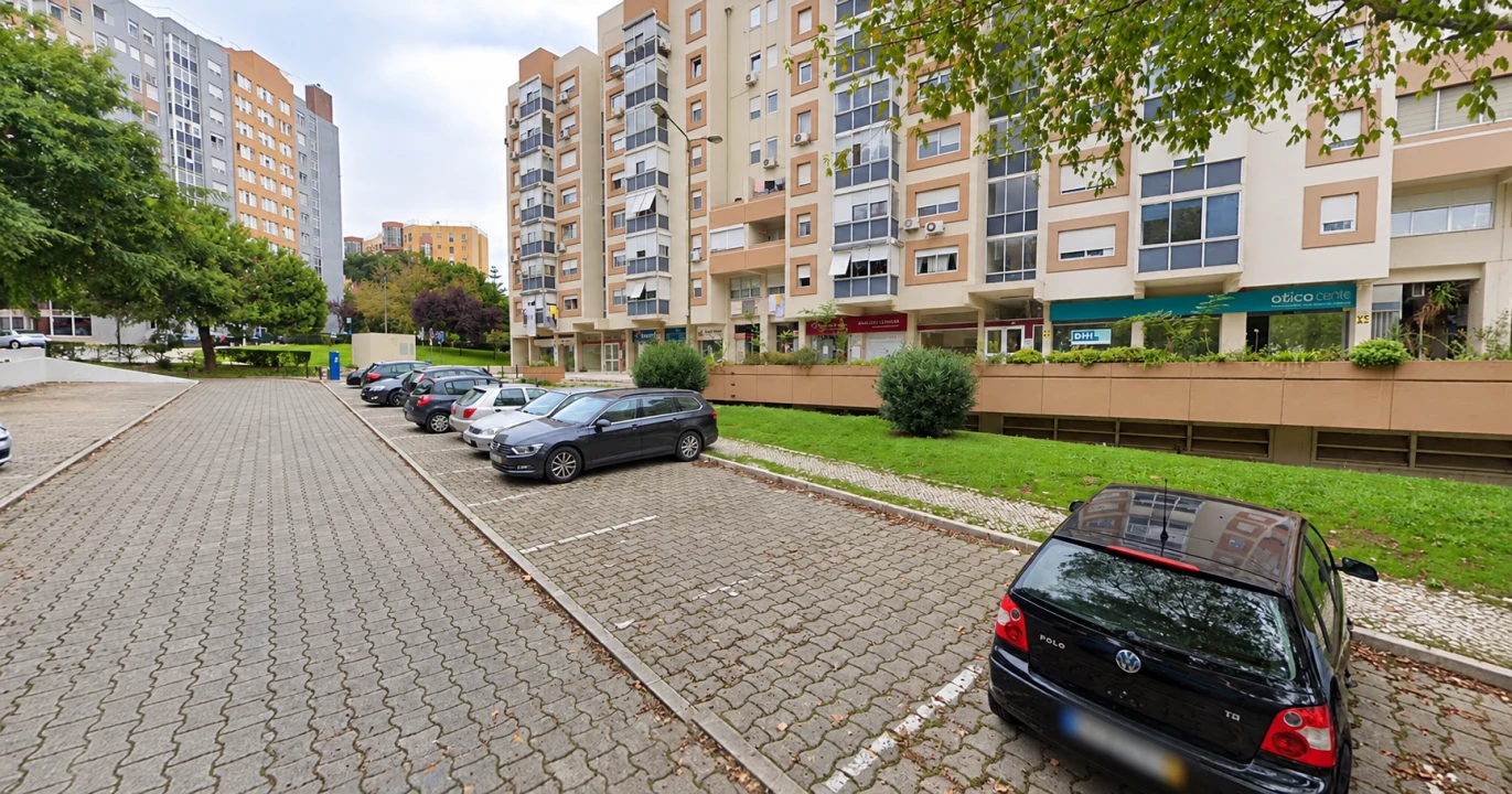 Apartamento T2 para Venda em Lumiar Foto 3