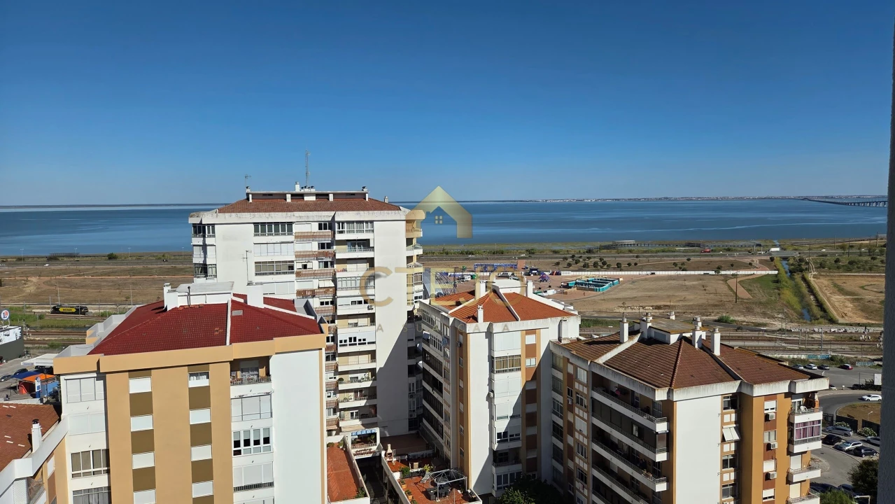 Apartamento T2 para Venda em Santa Iria de Azoia, São João da Talha e Bobadela Foto 33