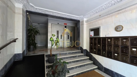 Apartamento T2 para Venda em Santa Iria de Azoia, São João da Talha e Bobadela
