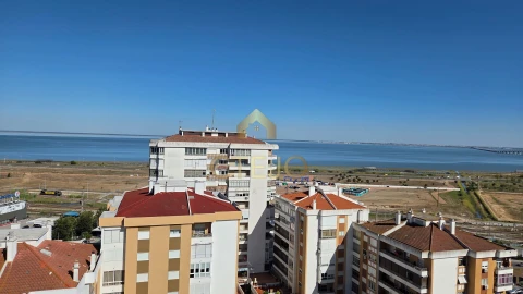 Apartamento T2 para Venda em Santa Iria de Azoia, São João da Talha e Bobadela