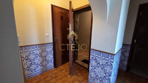 Apartamento T2 para Venda em Santa Iria de Azoia, São João da Talha e Bobadela