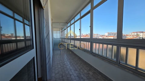 Apartamento T2 para Venda em Santa Iria de Azoia, São João da Talha e Bobadela