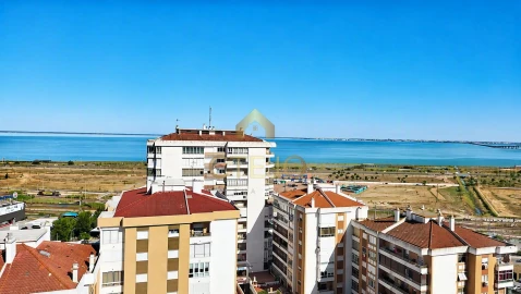 Apartamento T2 para Venda em Santa Iria de Azoia, São João da Talha e Bobadela