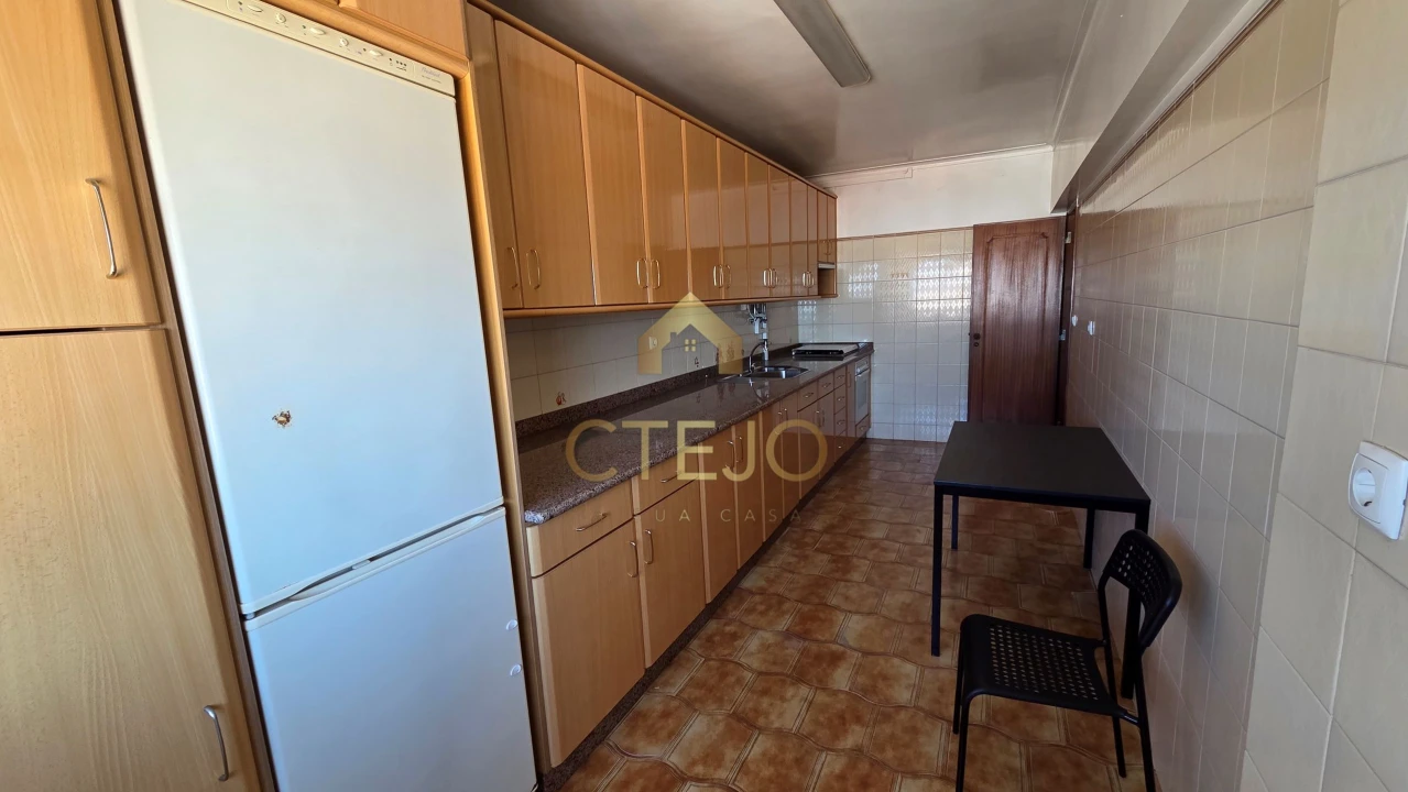 Apartamento T2 para Venda em Santa Iria de Azoia, São João da Talha e Bobadela Foto 28